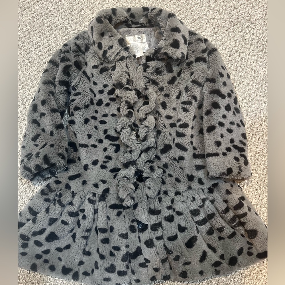 Stylish Gray Faux Fur Widgeon Kids Coat size 6
